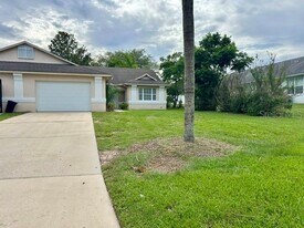 64 Bougainvillea Dr in Debary, FL - Building Photo