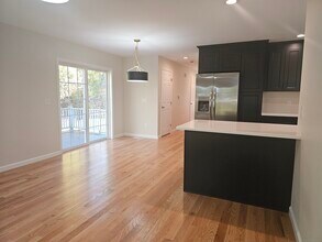 141 Country Squire Dr in Cromwell, CT - Building Photo - Building Photo