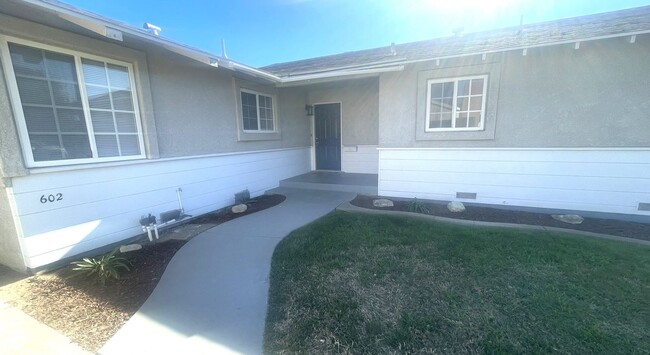 602 S Lucas Dr in Santa Maria, CA - Building Photo - Building Photo