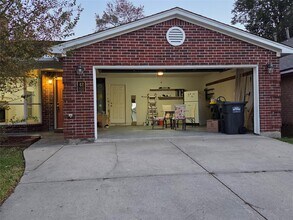 42 Silver Creek Dr in Conroe, TX - Building Photo - Building Photo