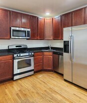 2856 W Rosemont Ave in Chicago, IL - Building Photo