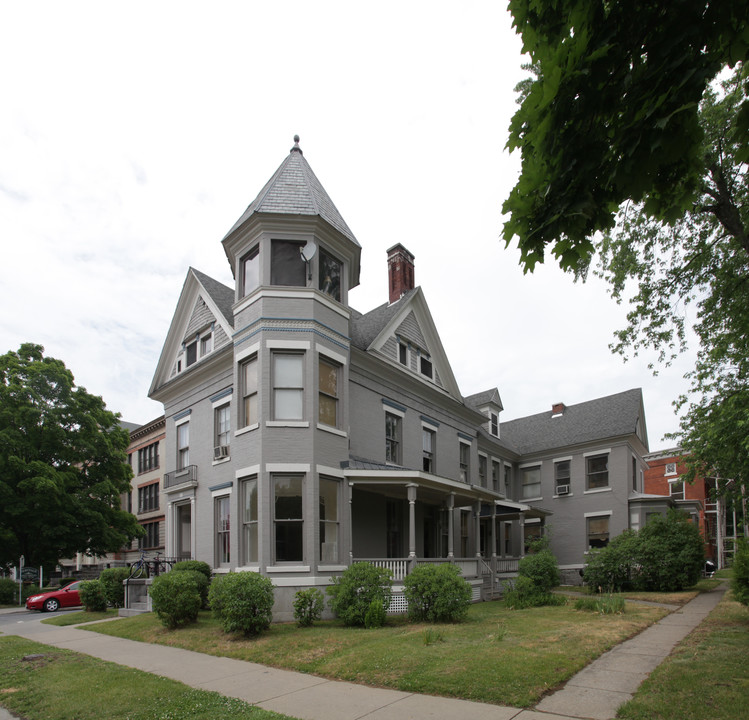 415 Glen St in Glens Falls, NY - Foto de edificio