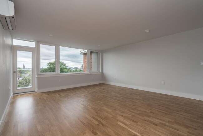 326 Harvard St, Unit 2 in Cambridge, MA - Foto de edificio - Building Photo