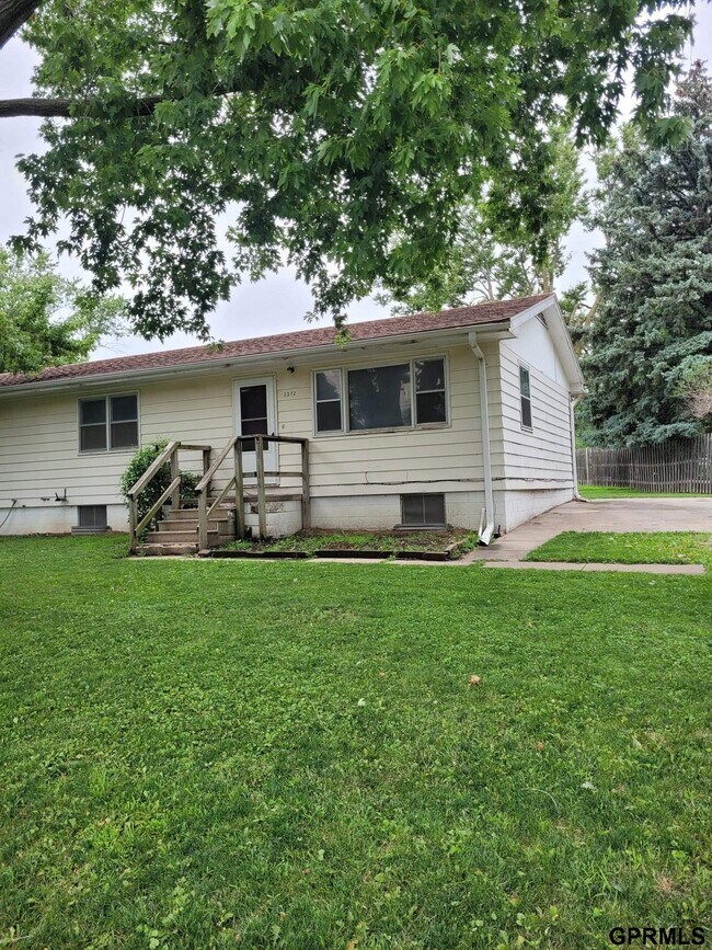 2212 Lincoln Ave in Plattsmouth, NE - Building Photo - Building Photo