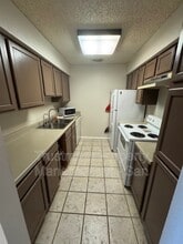 4119 Castlewood in San Antonio, TX - Building Photo - Building Photo