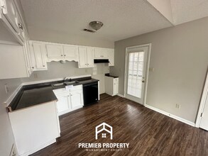 6490 Trysting Oak Dr in Memphis, TN - Building Photo - Building Photo