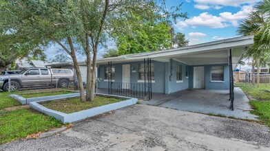 3109 W Douglas St in Tampa, FL - Building Photo - Building Photo