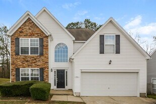 501 Pyracantha Dr in Holly Springs, NC - Building Photo