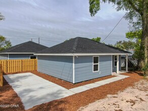 908 Mulberry Ave in Panama City, FL - Building Photo - Building Photo