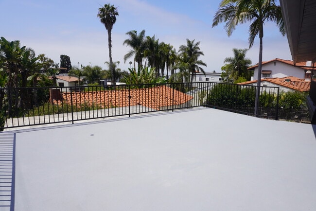 305 Avenida Madrid, Unit 4