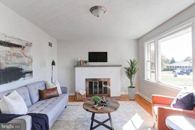 2360 Sycamore Rd in York, PA - Building Photo - Building Photo