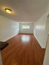 427 Santander Ave, Unit 405 in Coral Gables, FL - Building Photo - Building Photo