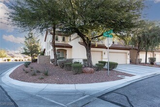 11450 Banyan Reef St in Las Vegas, NV - Building Photo - Building Photo
