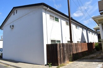 403 Solano St in Suisun City, CA - Building Photo - Building Photo