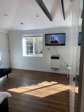 9020 Hillside St in Oakland, CA - Foto de edificio - Building Photo