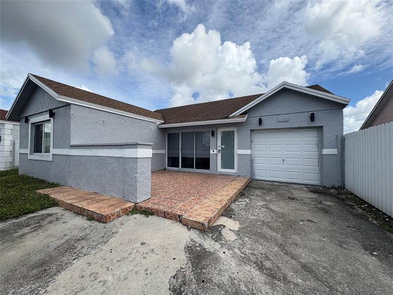 20421 NW 32 Ct in Miami Gardens, FL - Building Photo
