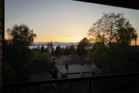 Bauhaus Apartments in Seattle, WA - Building Photo - Building Photo