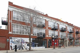 1905-1913 N Milwaukee Ave in Chicago, IL - Building Photo - Building Photo