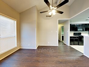 15014 Spring Creek in San Antonio, TX - Building Photo - Building Photo