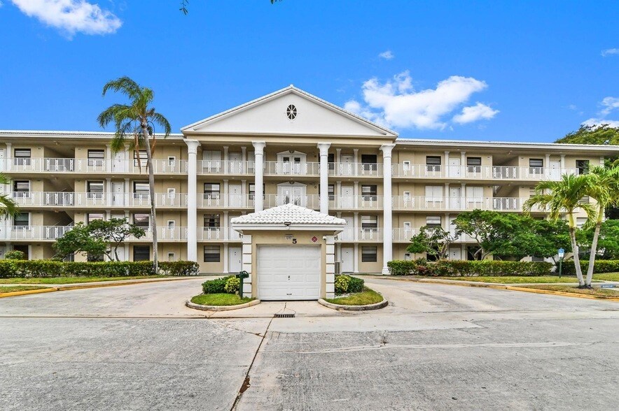 3507 Village Blvd, Unit 4060 in West Palm Beach, FL - Foto de edificio