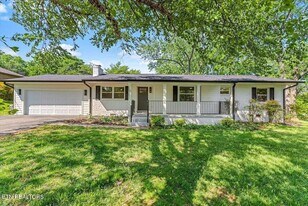 221 Medford Rd in Knoxville, TN - Building Photo