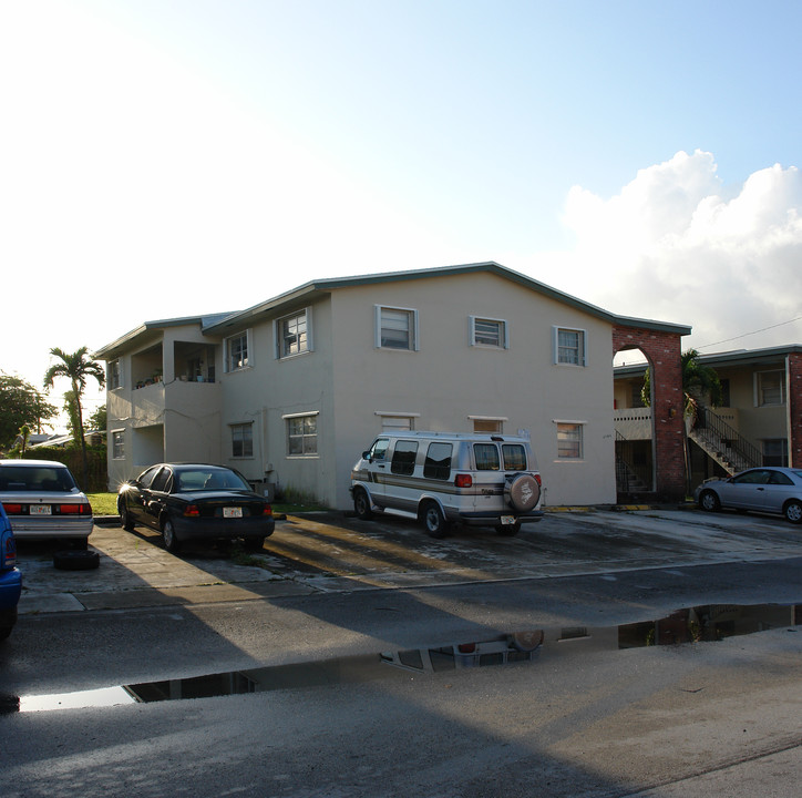 3740 SW 59th Ave in Fort Lauderdale, FL - Building Photo