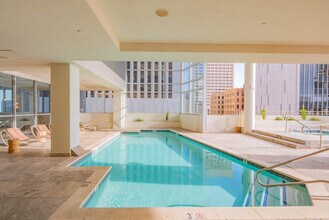 44 W Monroe St in Phoenix, AZ - Building Photo - Building Photo