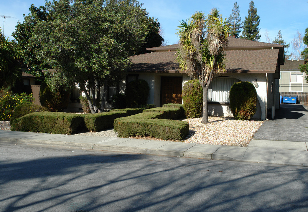 1251 W Mckinley Ave in Sunnyvale, CA - Foto de edificio