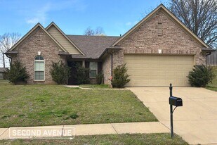 8943 Smith Ranch Dr in Southaven, MS - Building Photo