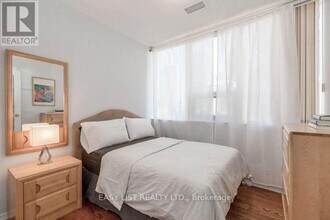 393 King St W in Toronto, ON - Building Photo - Building Photo