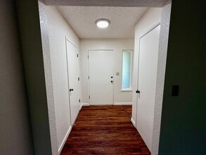 3624 Joanna Dr in Modesto, CA - Foto de edificio - Building Photo