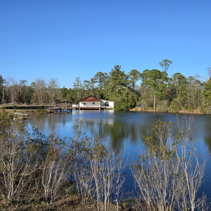 2606 Beechwood Dr in Jesup, GA - Foto de edificio