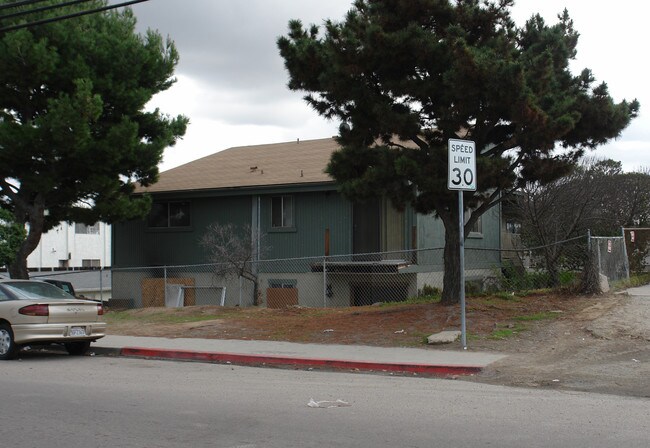 270 Quintard St in Chula Vista, CA - Building Photo - Building Photo