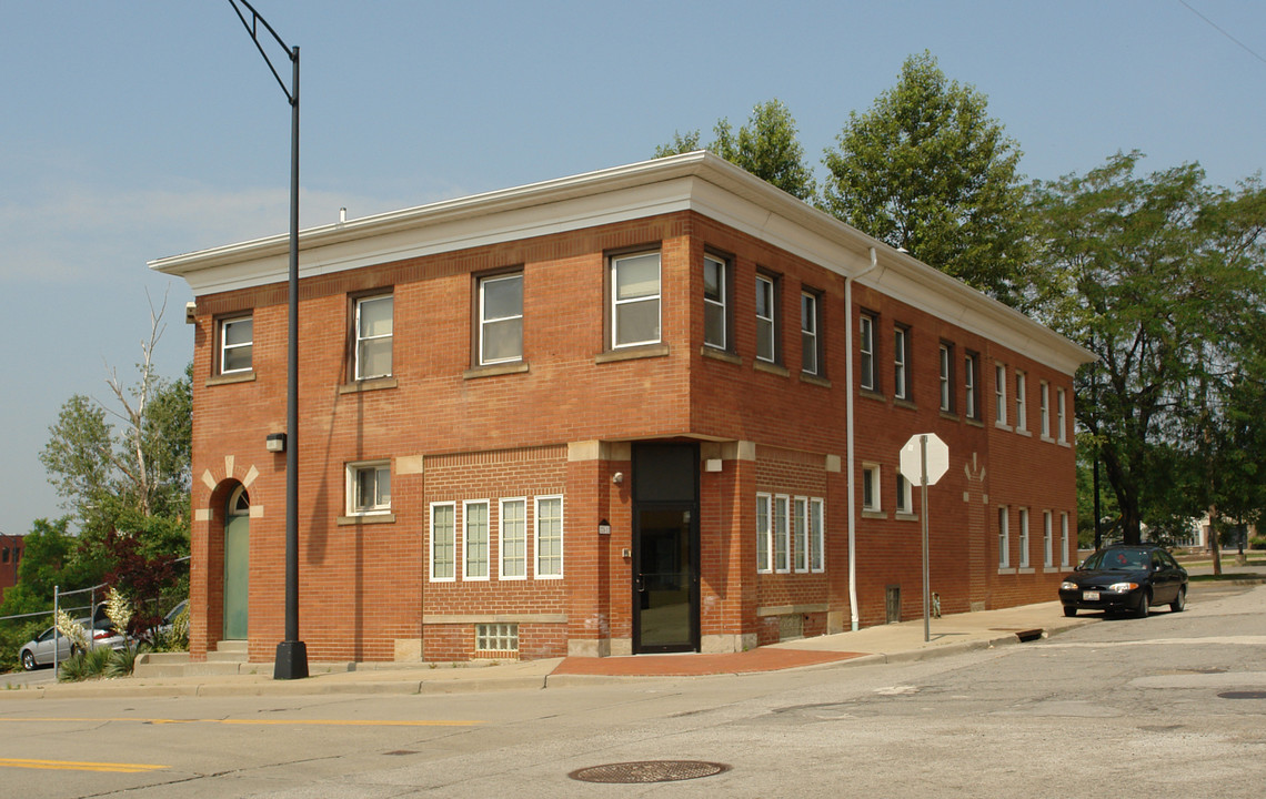 261 Wood St in Youngstown, OH - Building Photo