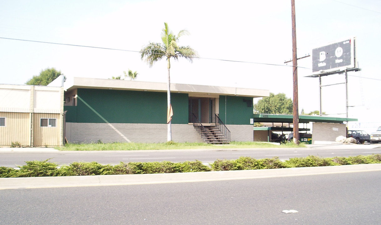 14250 Telegraph Rd in Whittier, CA - Building Photo