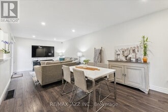 103 Dovedale Dr in Whitby, ON - Building Photo - Building Photo