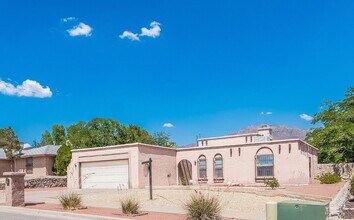 716 Espolon Dr in El Paso, TX - Building Photo - Building Photo