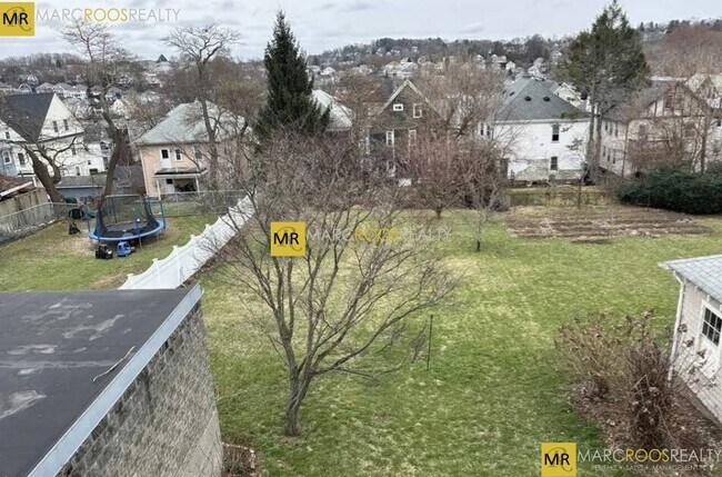 66 Perthshire Rd, Unit 1 in Boston, MA - Building Photo - Building Photo