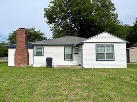 1222 Hargrove St in Ardmore, OK - Building Photo