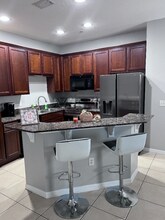 2410 Middleton Grove Dr in Brandon, FL - Building Photo - Building Photo