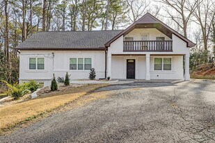 1887 Shalimar Dr NE in Atlanta, GA - Building Photo