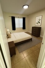 1650 S Le Jeune Rd in Coral Gables, FL - Building Photo - Building Photo