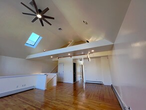 25016 41st Rd, Unit 2 in Little Neck, NY - Building Photo - Building Photo