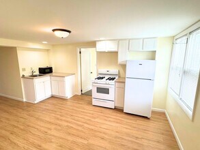 1606 W Healey St in Champaign, IL - Building Photo - Building Photo