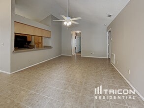 3834 Lake Shore Dr in Palm Harbor, FL - Building Photo - Building Photo