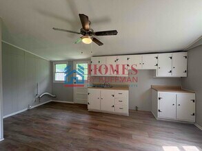 2463 E Riverside Dr in Evansville, IN - Building Photo - Building Photo