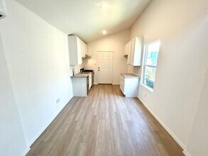 4239 Thalweg Way in San Antonio, TX - Building Photo - Building Photo