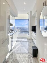 900 W Olympic Blvd in Los Angeles, CA - Building Photo - Building Photo