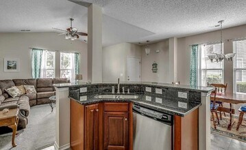 320 Kiskadee Loop in Conway, SC - Building Photo - Building Photo