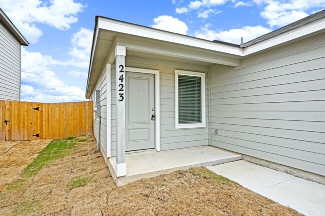2423 Shady Grv in New Braunfels, TX - Building Photo - Building Photo